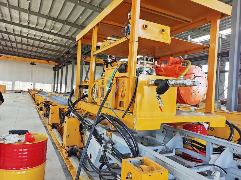 自移機尾，皮帶機